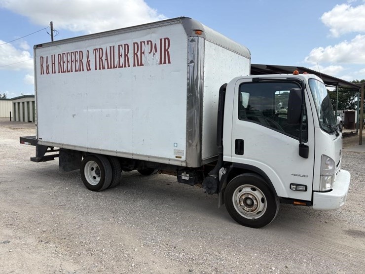 l3---2018-chevrolet-4500-box-truck-image-2