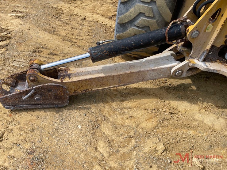 2017-caterpillar-415f2-image-15