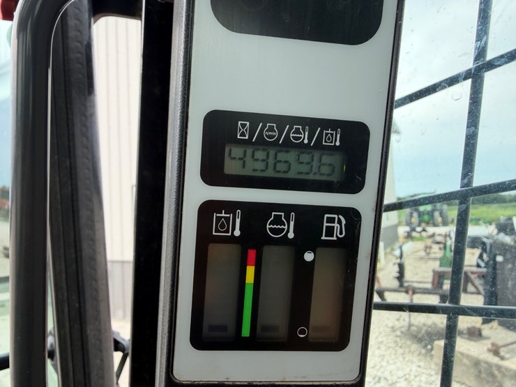 2019-new-holland-c237-image-5