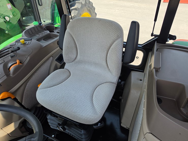 2019-john-deere-5100e-image-14