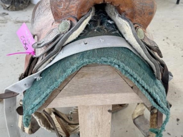 sl---saddle-&-stand-image-2