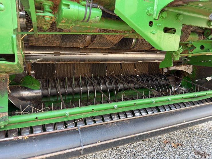 2018-john-deere-560m-image-3