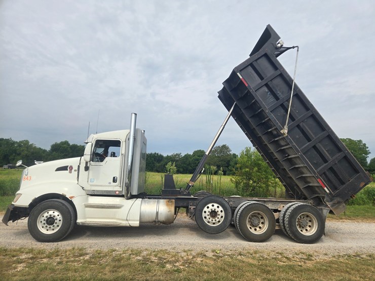 2011-kenworth-t660-image-24