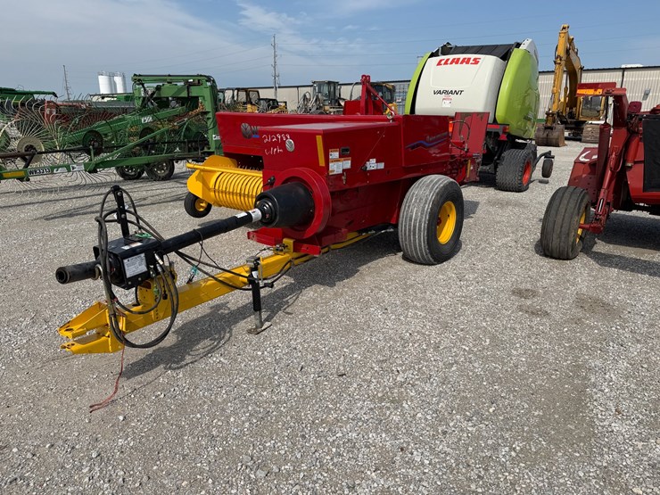 2022-new-holland-275-image-14