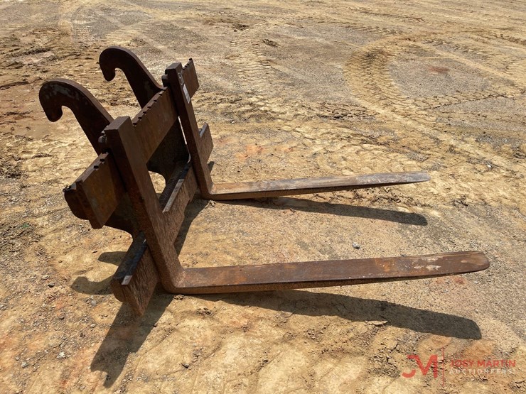 51"-forks-loader-attachment-image-2
