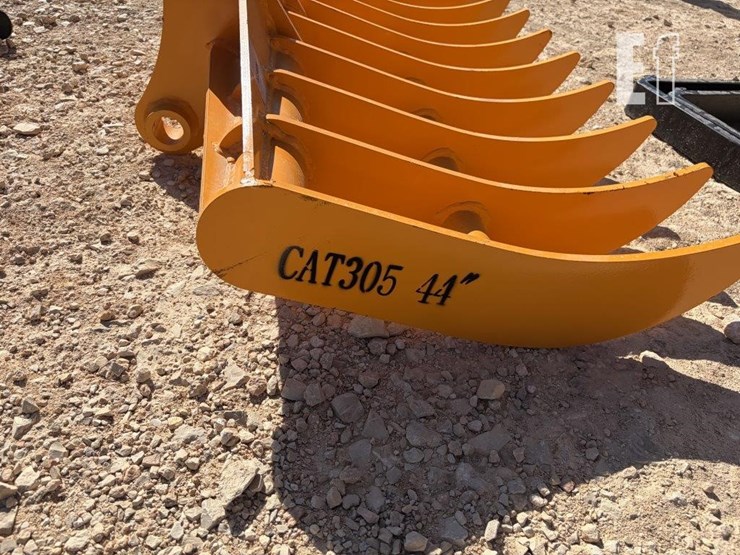 caterpillar-305-image-3