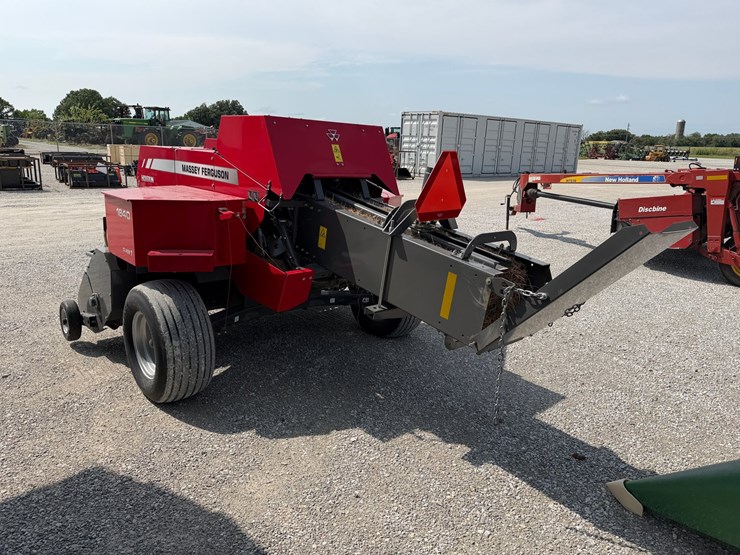 2020-massey-ferguson-1840-image-5