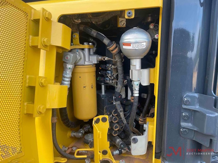 komatsu-d39px-24-image-12