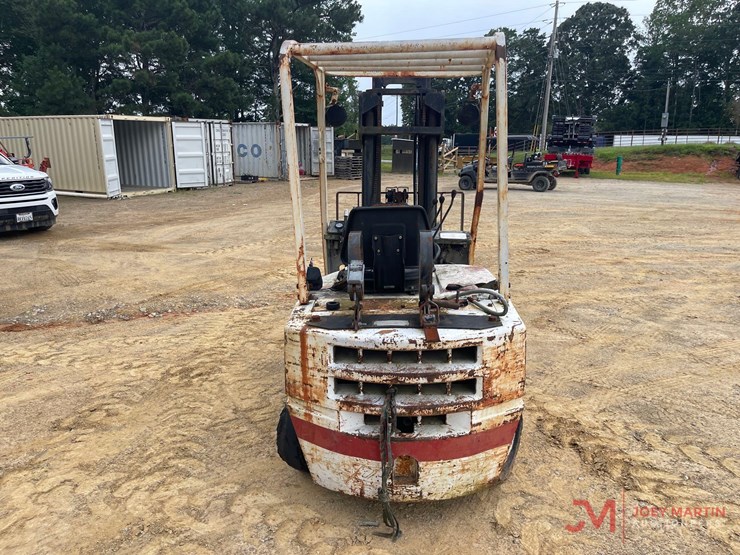 forklift,-sn;-16099a,-meter-reads-11006-hours,-42"-forks,-lp-engine(non-running,-disassembled)-image-4