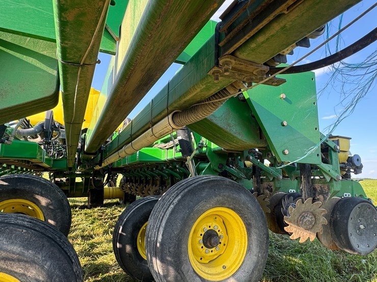 2015-john-deere-db60-image-13