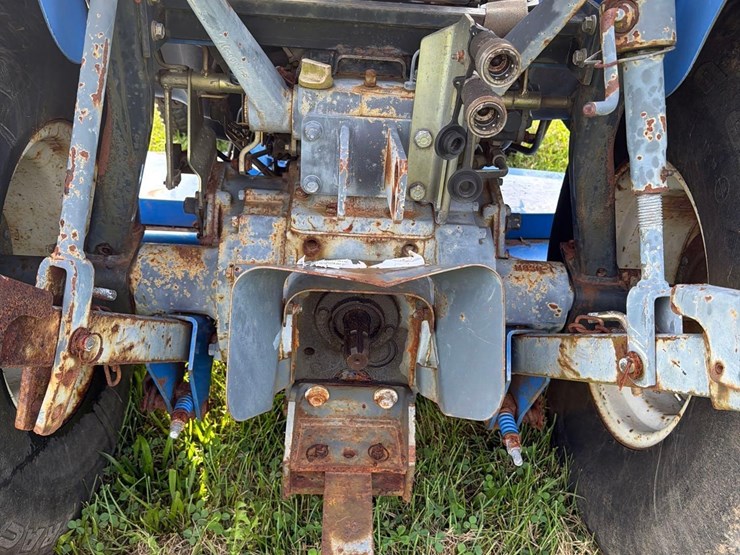 new-holland-tc33d-image-13