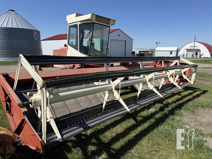 hesston-6400-image-6