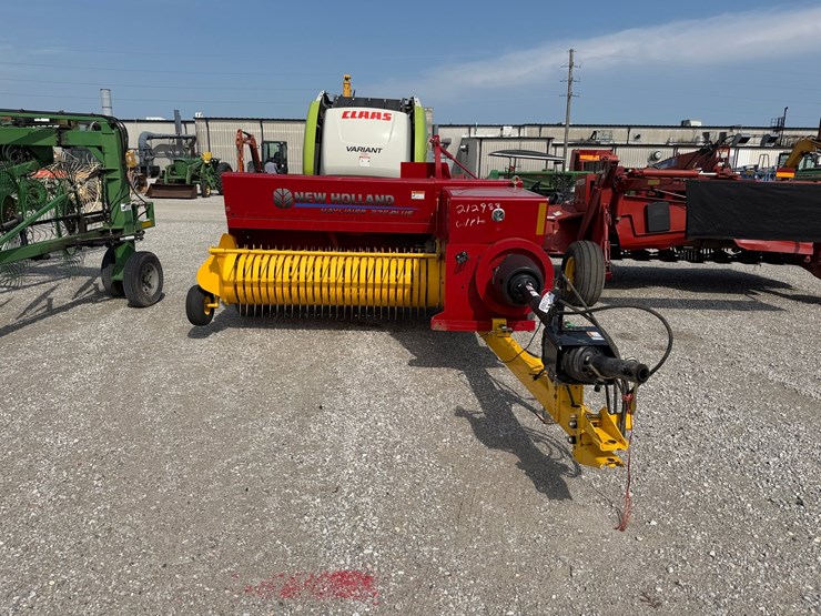 2022-new-holland-275-image-2