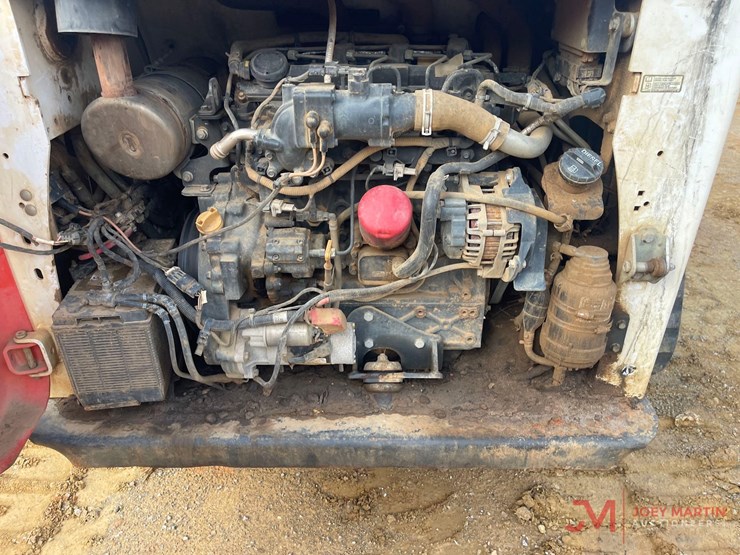 2020-bobcat-t740-image-14
