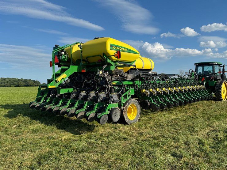 2015-john-deere-db60-image-6