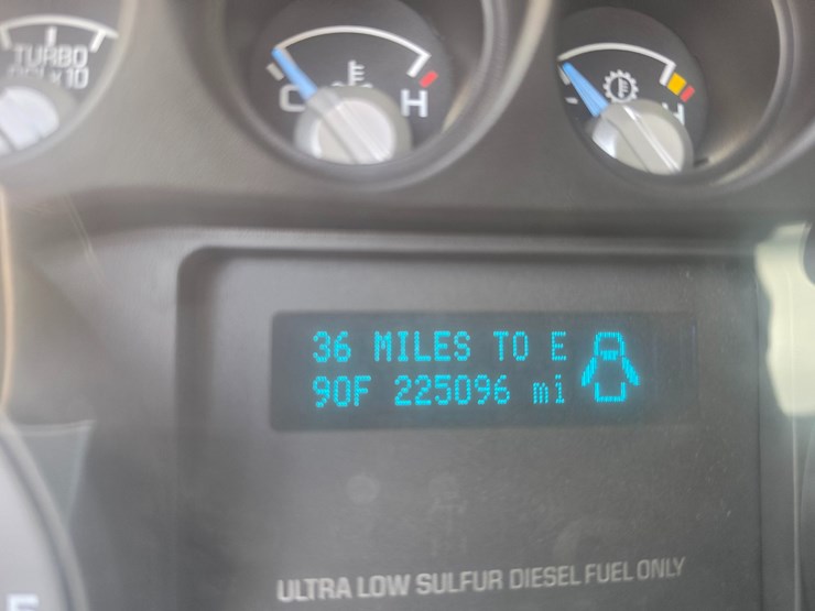 2011-ford-f550-image-43