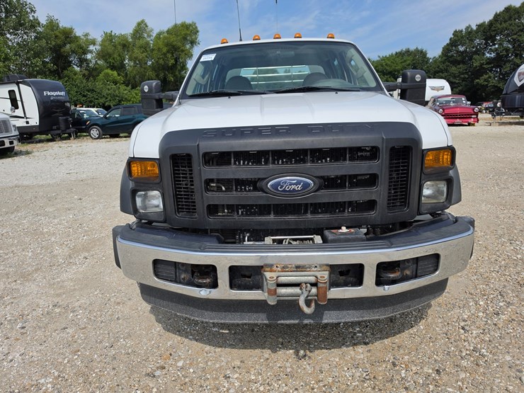 2008-ford-f550-image-14