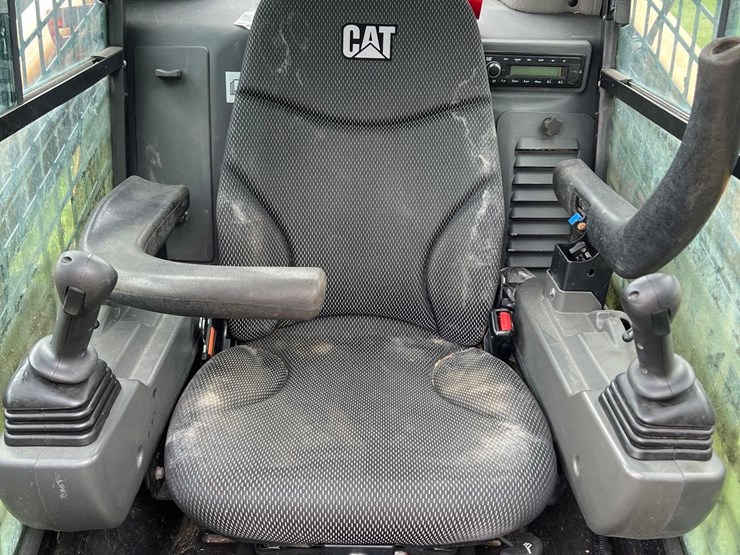 2023-caterpillar-236d3-image-14