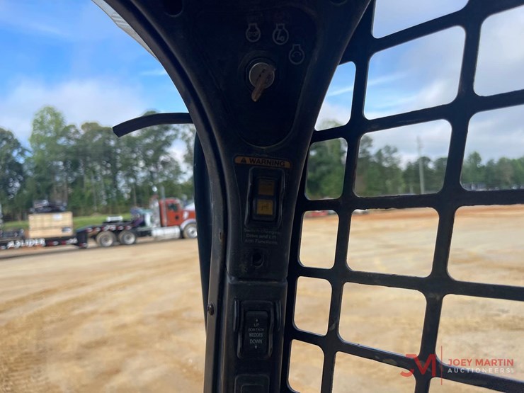 2020-bobcat-t740-image-18
