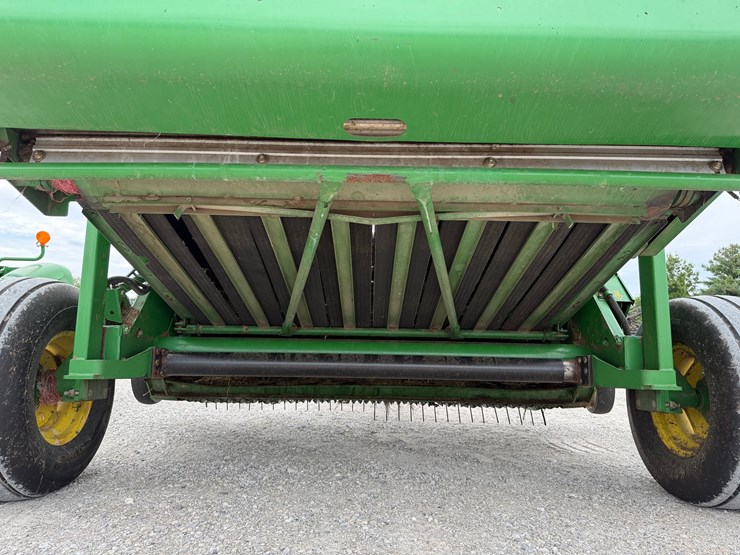 2005-john-deere-567-image-9