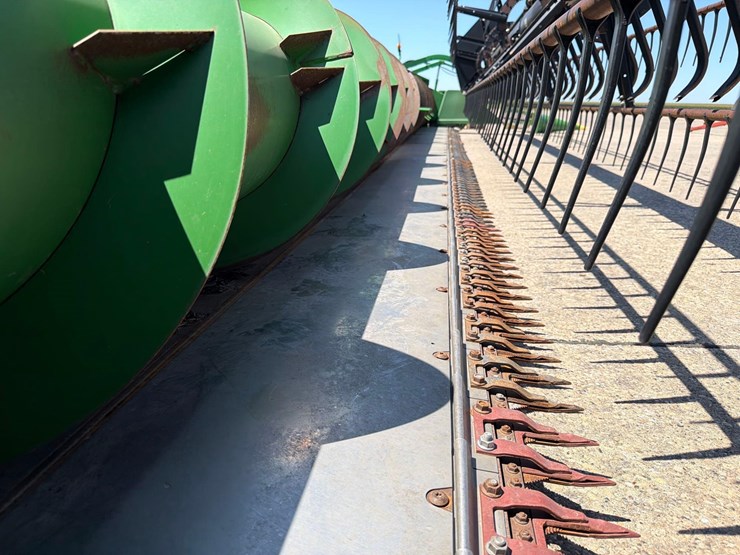 john-deere-630f-image-37