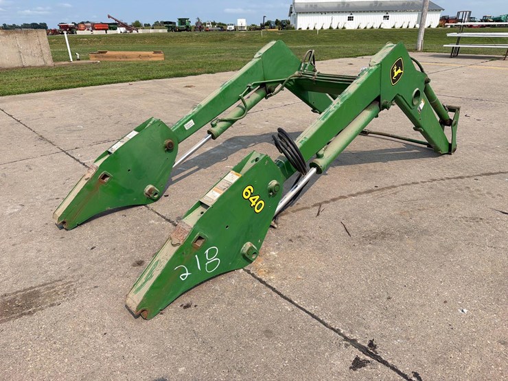 john-deere-640-image-1