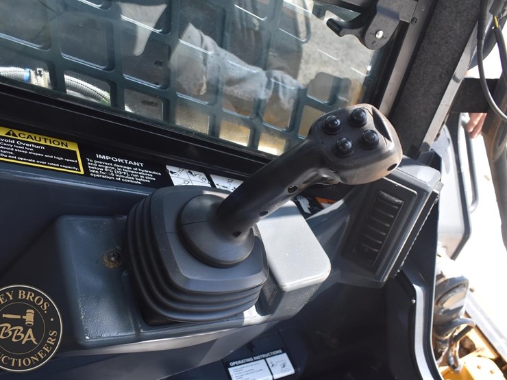 2024-deere-333g-image-71