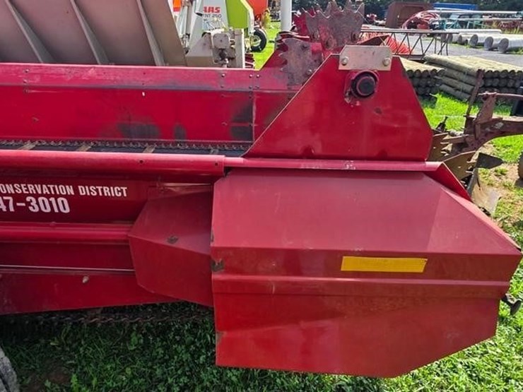 2019-new-holland-165-image-18