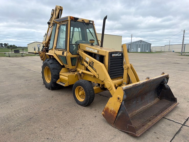 caterpillar-416-image-3