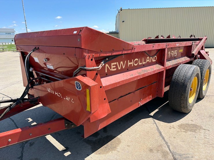 new-holland-195-image-19