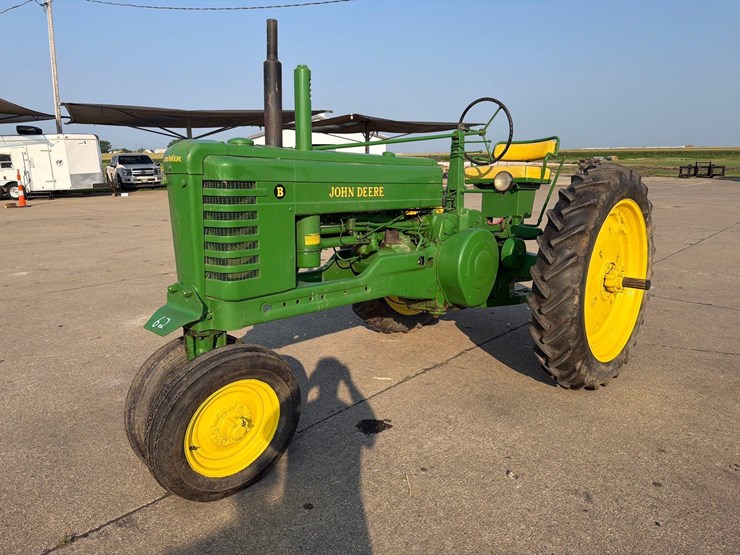 john-deere-b-image-1