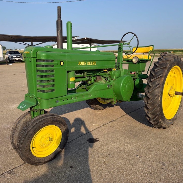 JOHN DEERE B