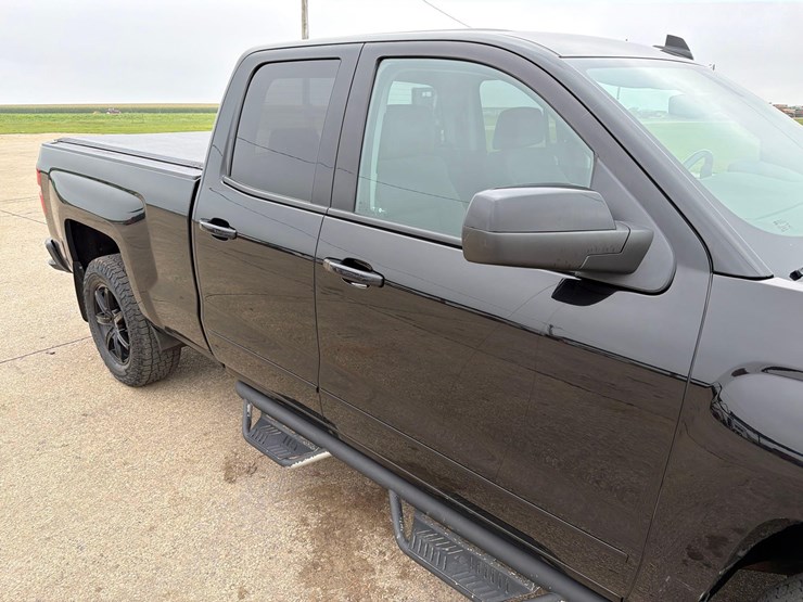 2018-chevrolet-1500-image-19