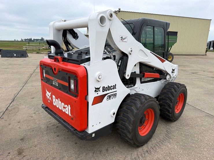 2022-bobcat-s770-image-4