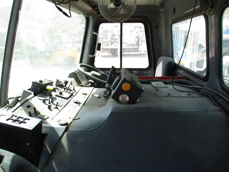 2004-autocar-xpeditor-image-8