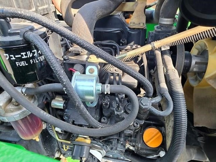 2013-john-deere-3520-image-42