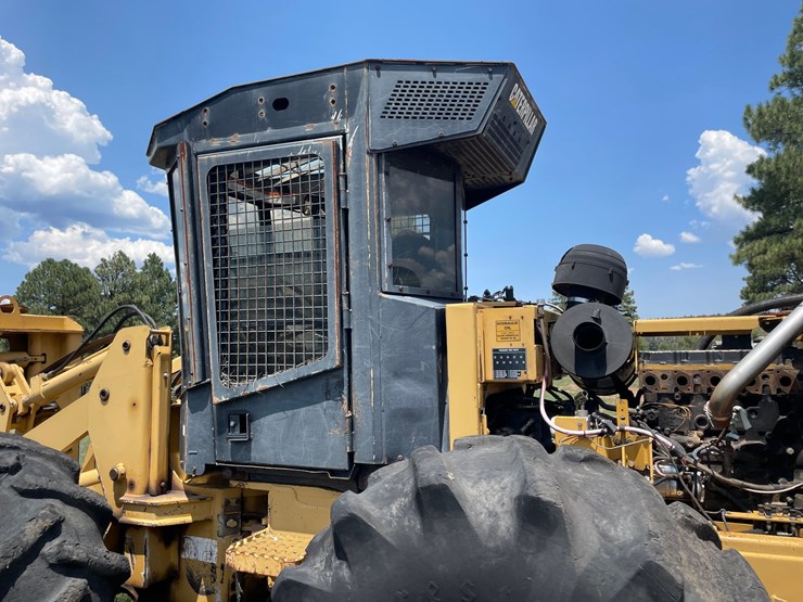 2010-caterpillar-553-image-9