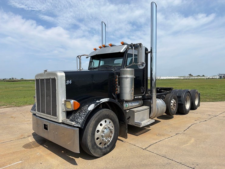 2007-peterbilt-379-image-1