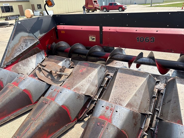 case-ih-1063-image-11