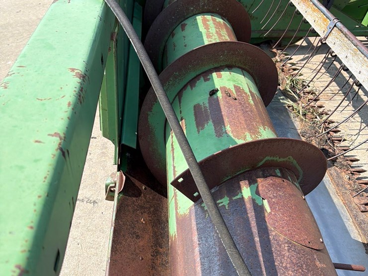 john-deere-216-image-8
