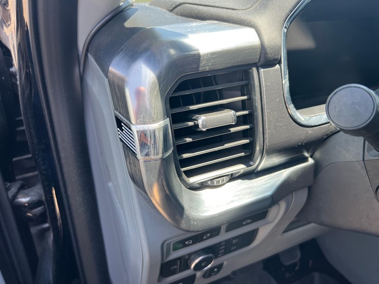 ford-f150-lariat-image-48