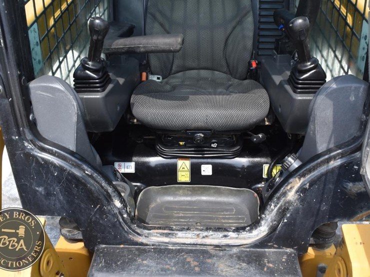 2021-caterpillar-259d3-image-33