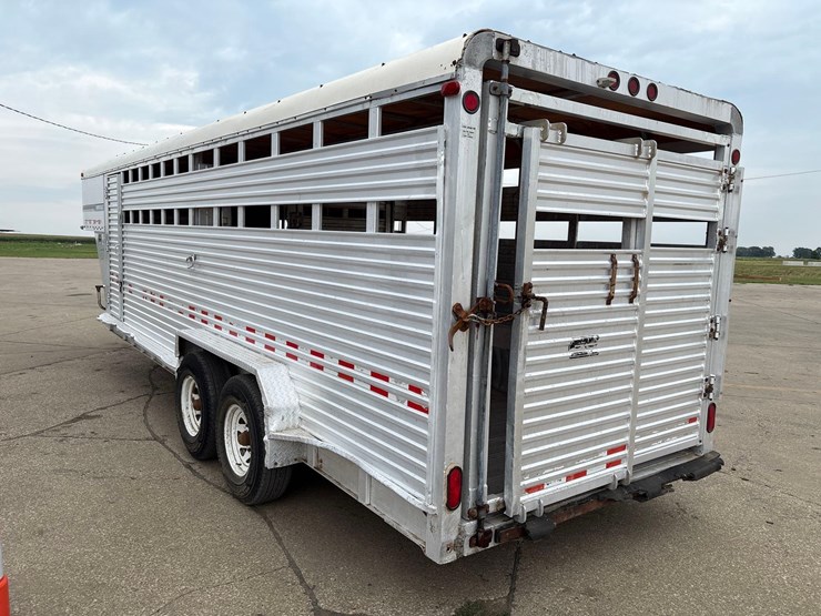 1989-kiefer-built-7ft-x-22ft-aluminum-gooseneck-livestock-trailer-image-3
