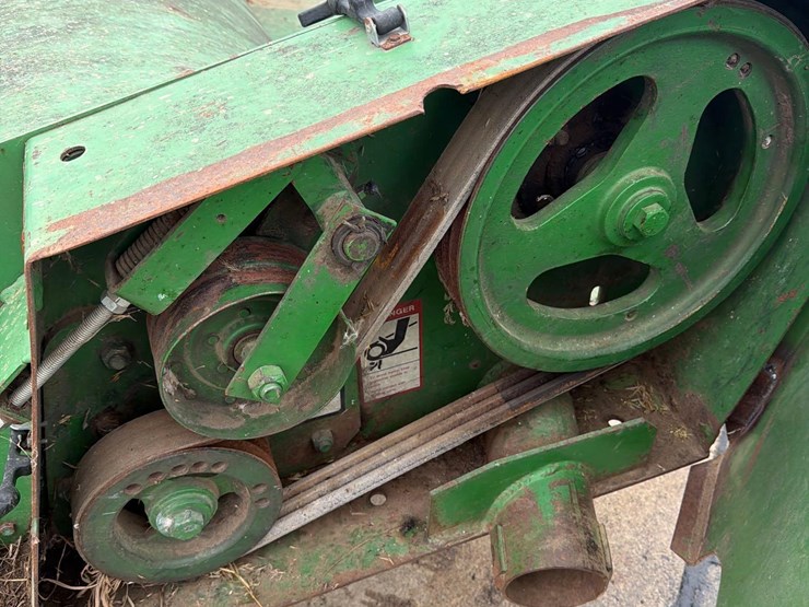 john-deere-220-image-19