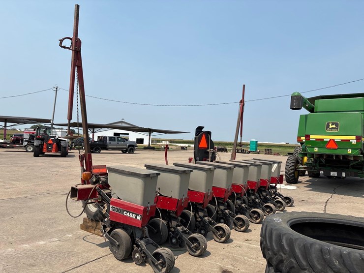 case-ih-1200-image-2
