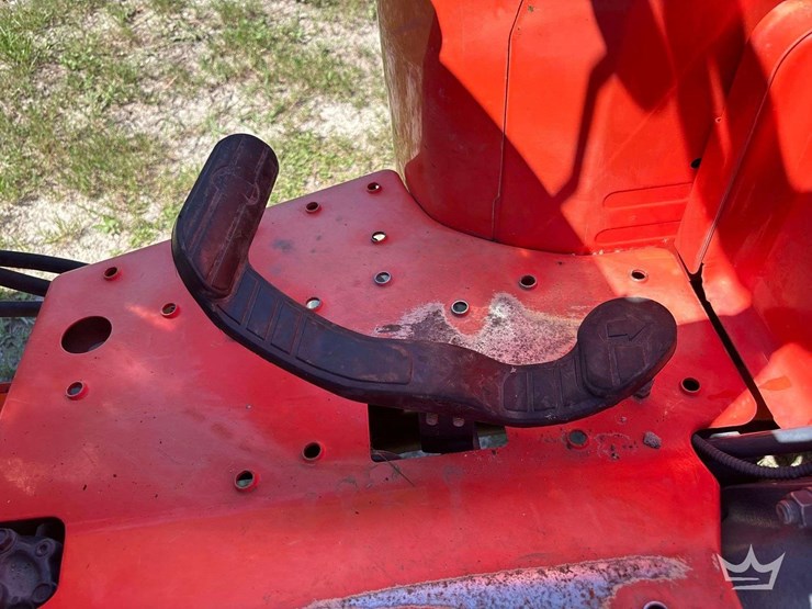 2021-kubota-l4701d-image-31