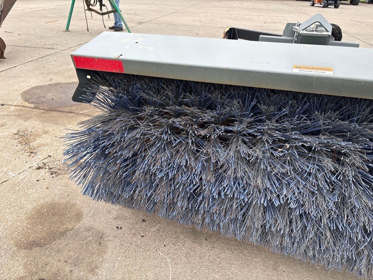 worksaver-6ft-3pt-hydraulic-broom-image-16