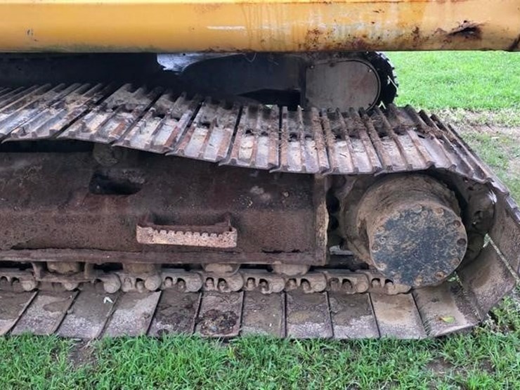 2011-deere-240d-lc-image-37