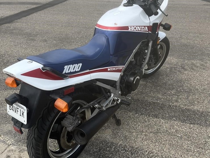 1984-honda-vf1000-7468-image-4