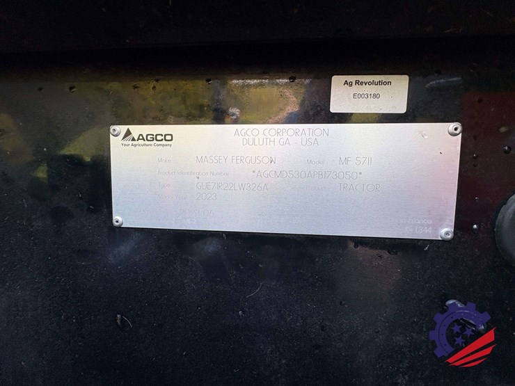 2023-massey-ferguson-5711-image-34